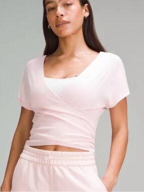 Lululemon it’s a tie ss too net 6